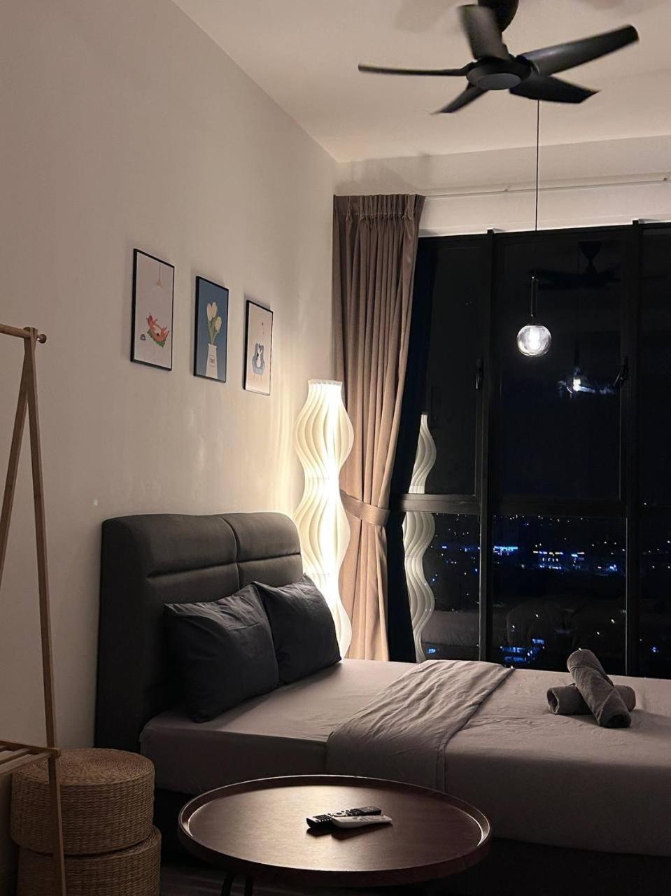 Cozy Sky Trees Fast Internet Pool Smartv Sauna A16 * Johor Bahru
