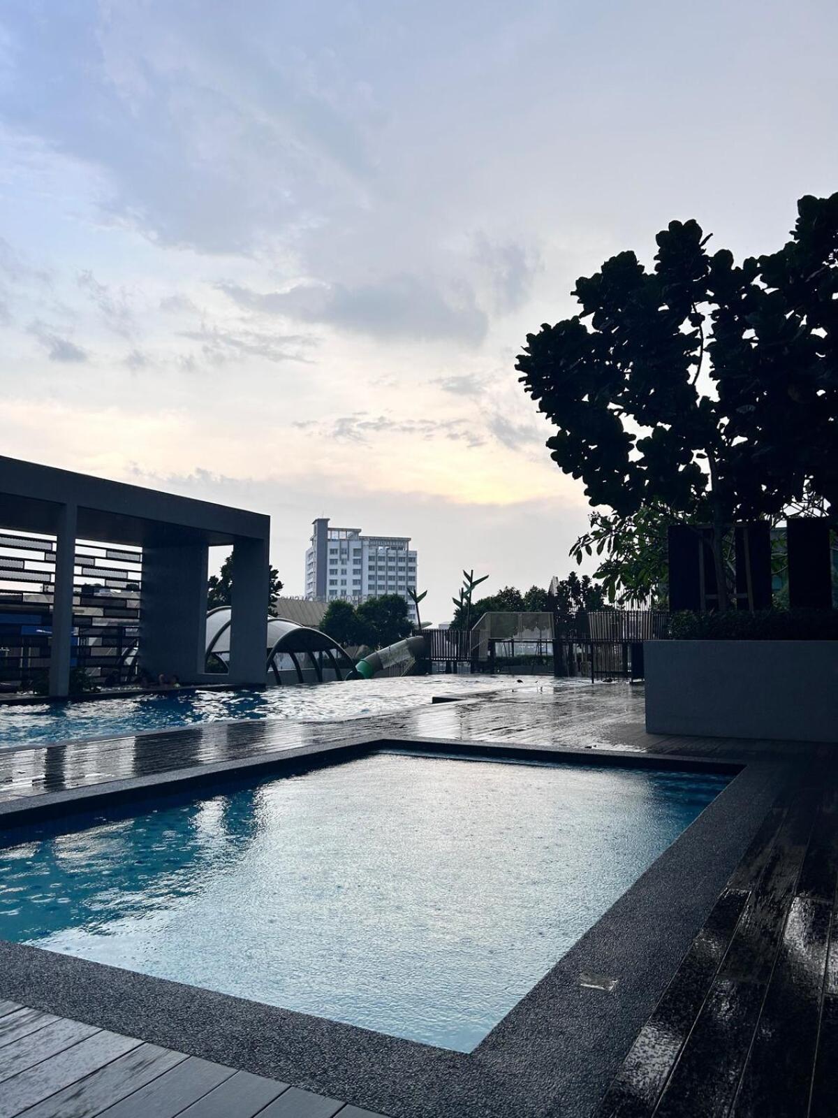 Apartment Cozy Sky Trees Fast Internet Pool Smartv Sauna A16 *