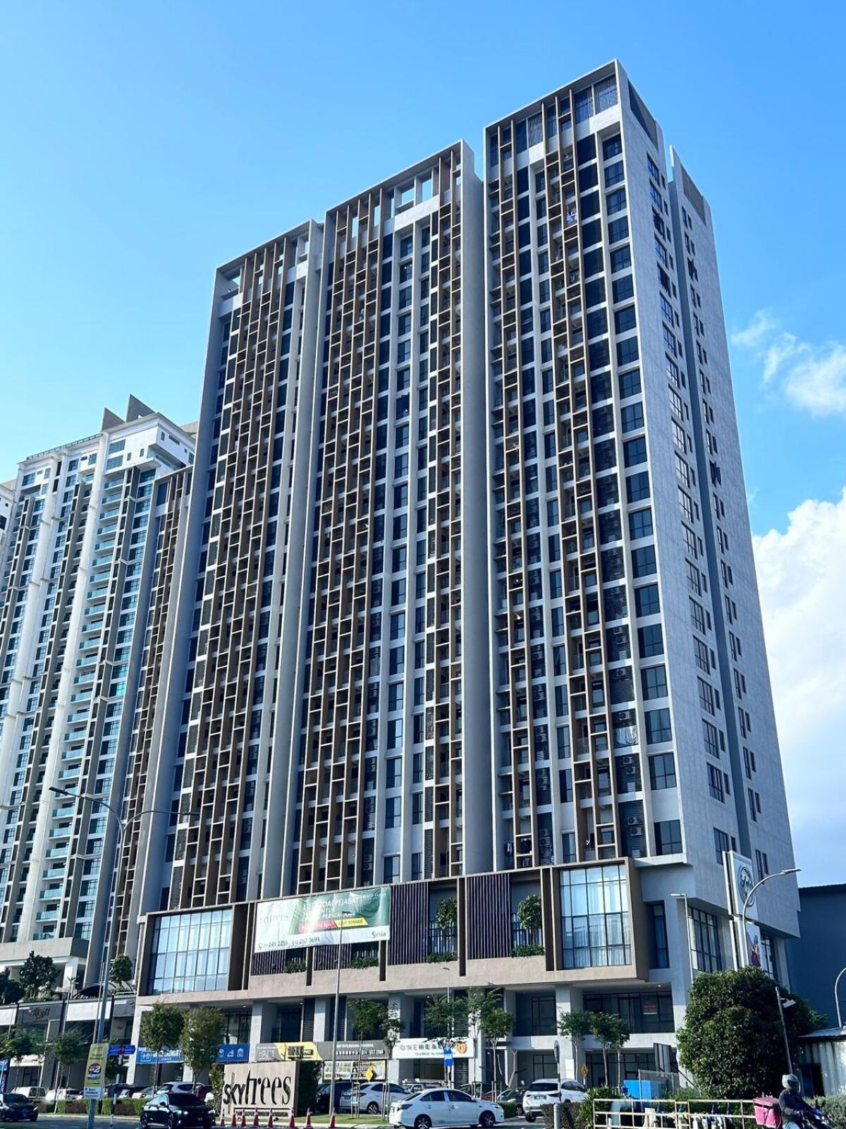 Cozy Sky Trees Fast Internet Pool Smartv Sauna A16 Apartment *