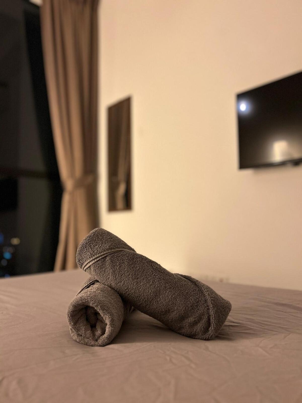 Cozy Sky Trees Fast Internet Pool Smartv Sauna A16 Apartment *